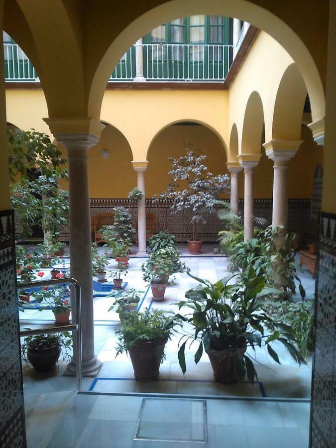 Holidays Isbilia Centro By Valcambre Sevilla Exterior foto