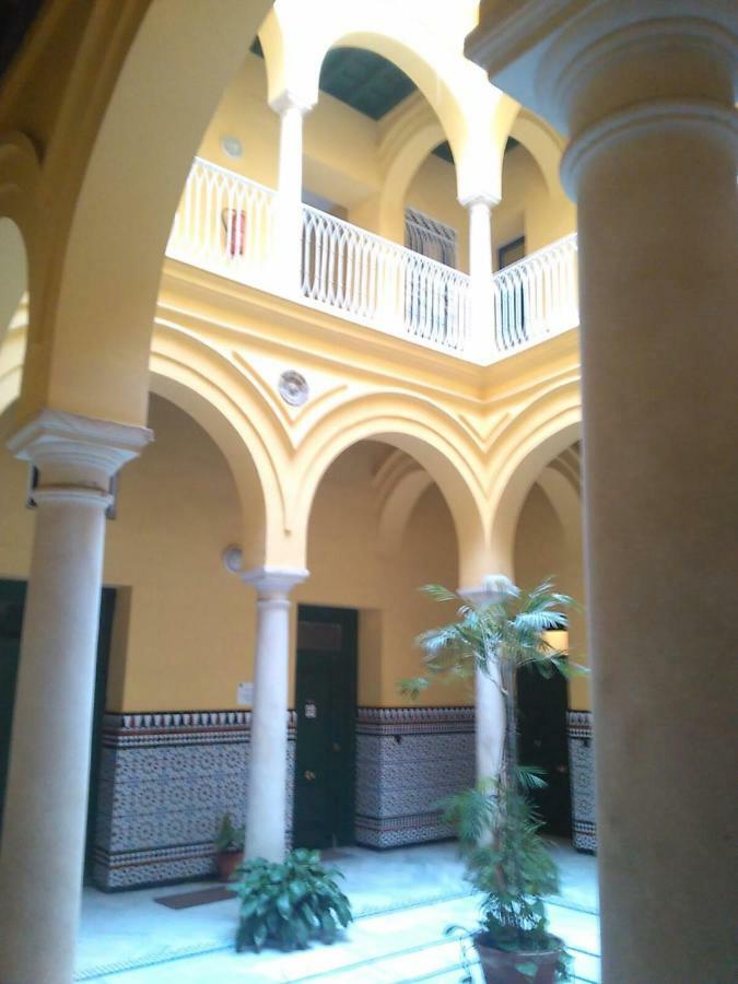 Holidays Isbilia Centro By Valcambre Sevilla Exterior foto
